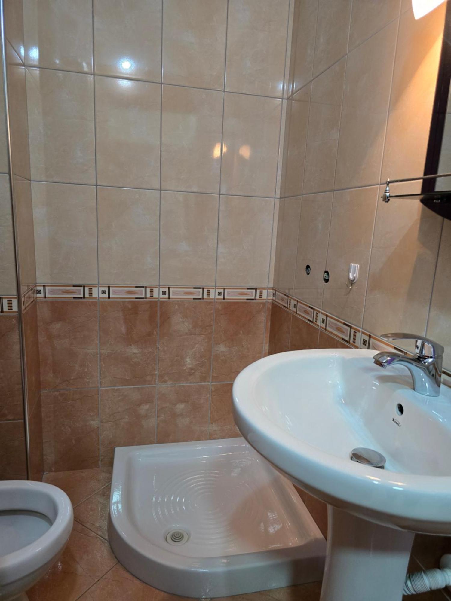 Modern , Quiet , Family Friendly & Fully Furnished 公寓